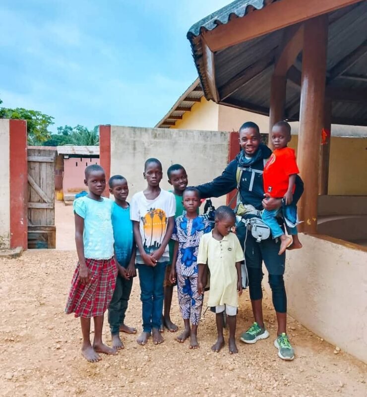 Emmiwuks Charity Work Along NIG2USA Route